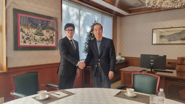 한덕수 총리와 한동훈 국민의힘 대표가 7일 서울 삼청동 총리공관에서 만나 국정 안정화 방안을 논의했다. 연합뉴스